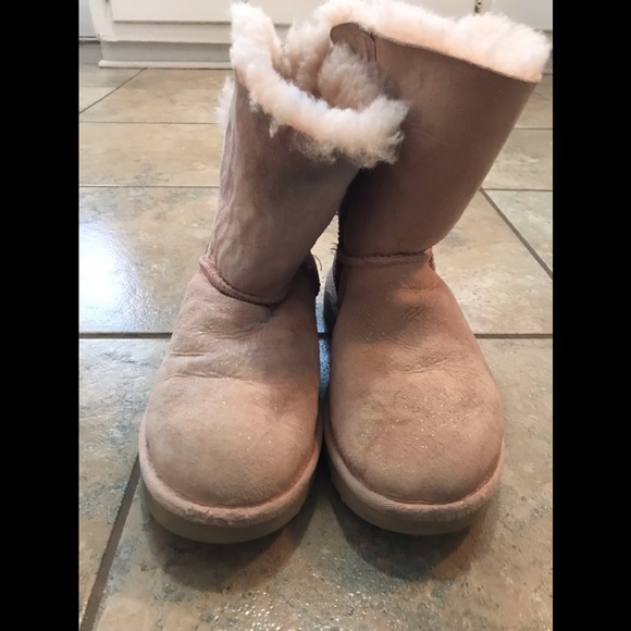 UGG Boots Preowned women’s condition Used - Picture 2 of 7
